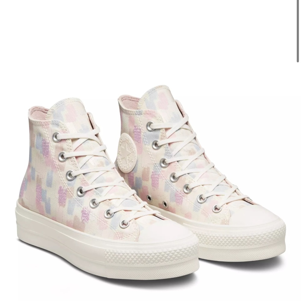 COPY - _NWT Converse Chuck Taylor All Star Lift printed sneakers in arctic pink…